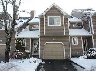 23 Eagle Ridge Way, Nanuet, NY 10954