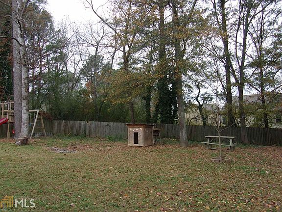 4th image of 2091 Hollywood Dr
