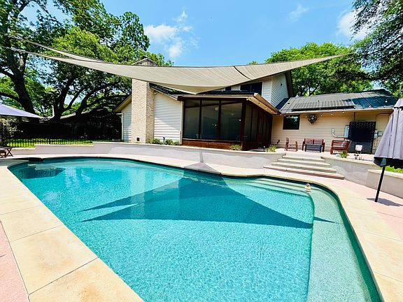__Blue Lagoon __
Your private oasis awaits!