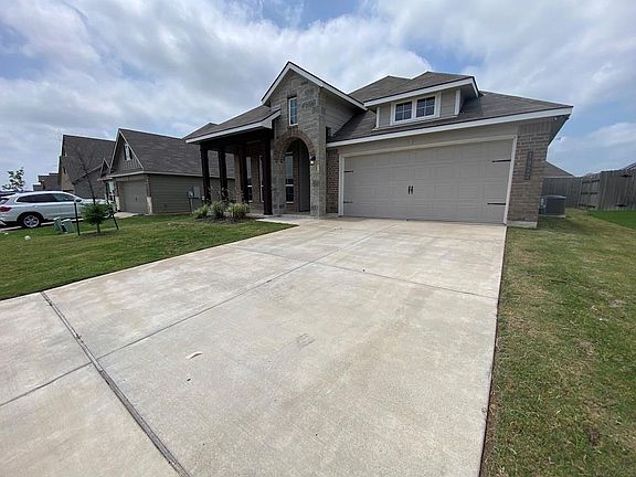 3rd image of 1922 Bayou Wood Ln