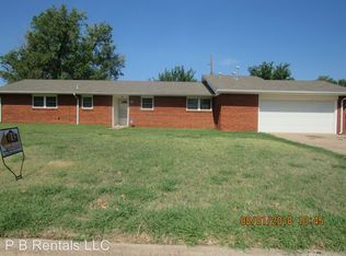 203 SW 45th St, Lawton, OK 73505