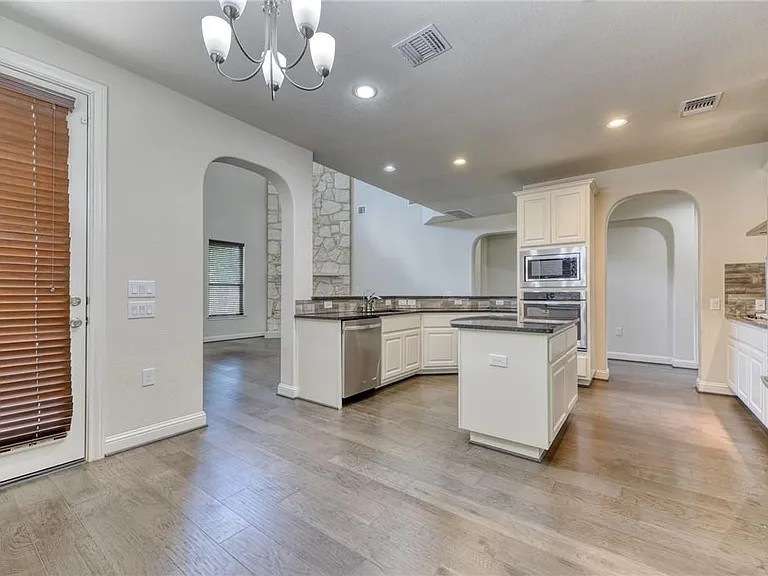 14204 Tyburn Trl — Photo 8