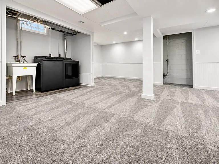 15552 Woodworth St — Photo 14