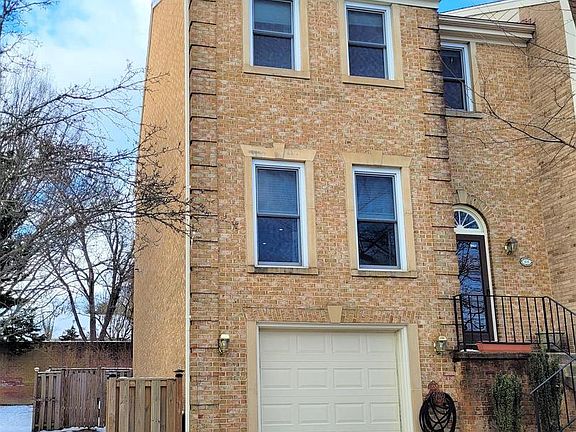 2nd image of 418 Council Dr NE