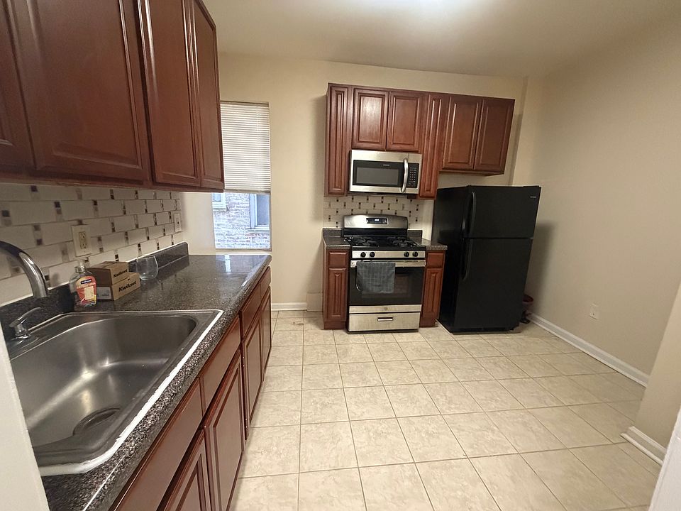 1st image of 146-150 Manhattan Ave #3B