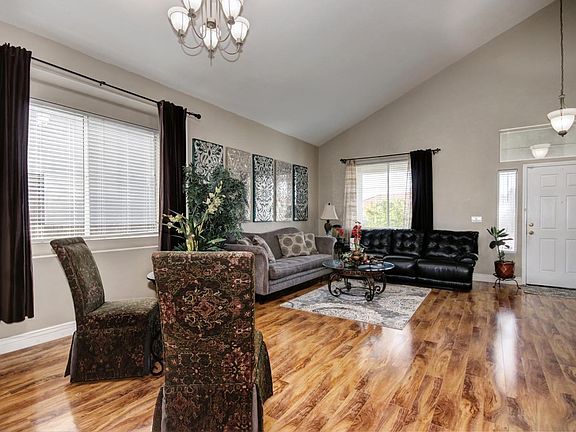 3rd image of 8171 Kingsbridge Dr