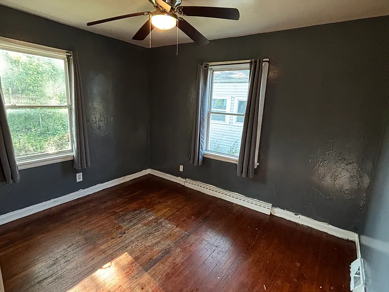 1419 Huey St — Photo 5