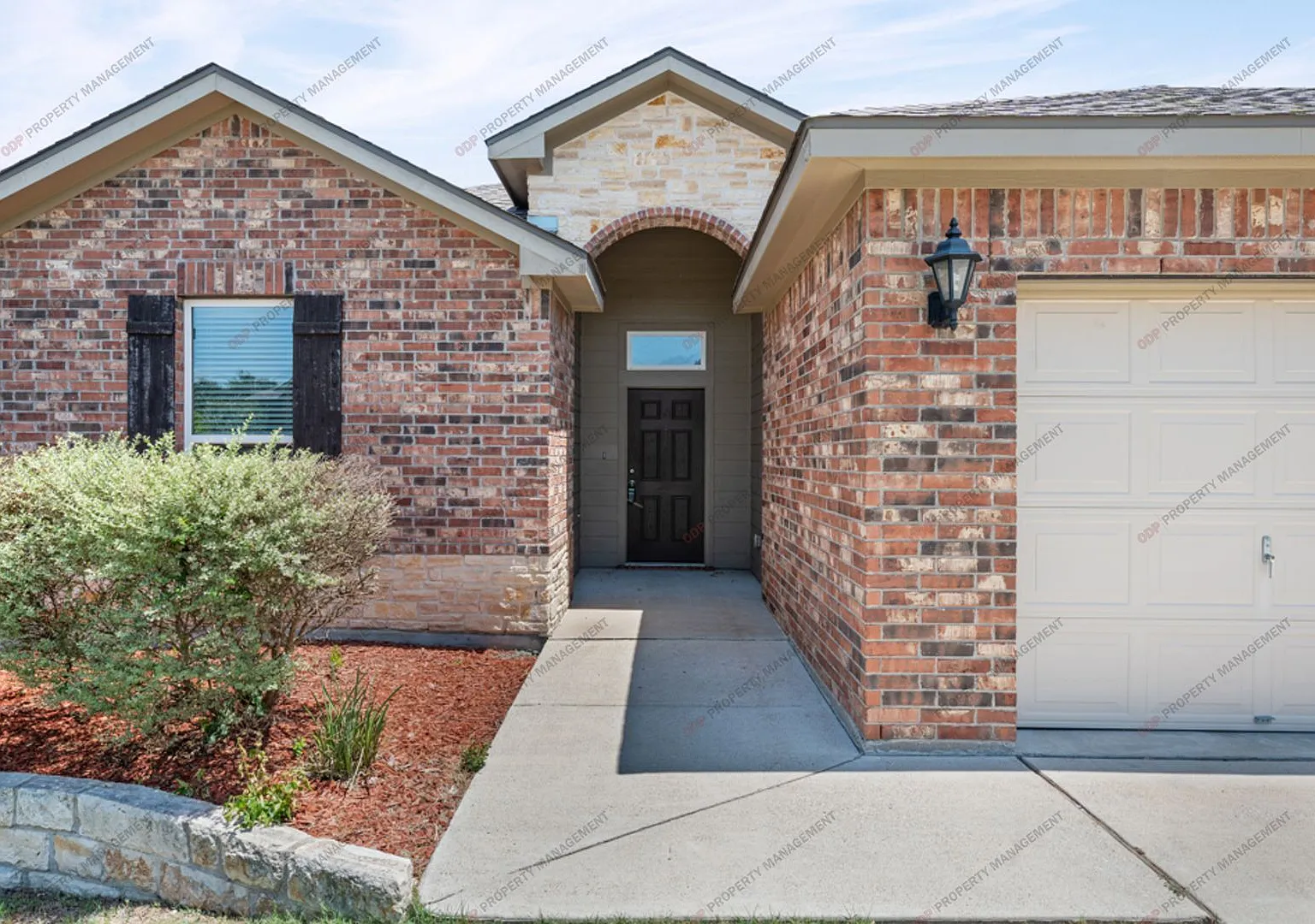 3 Bed-2 Bath- Wyndham Neighborhood-Academy ISD — Photo 3