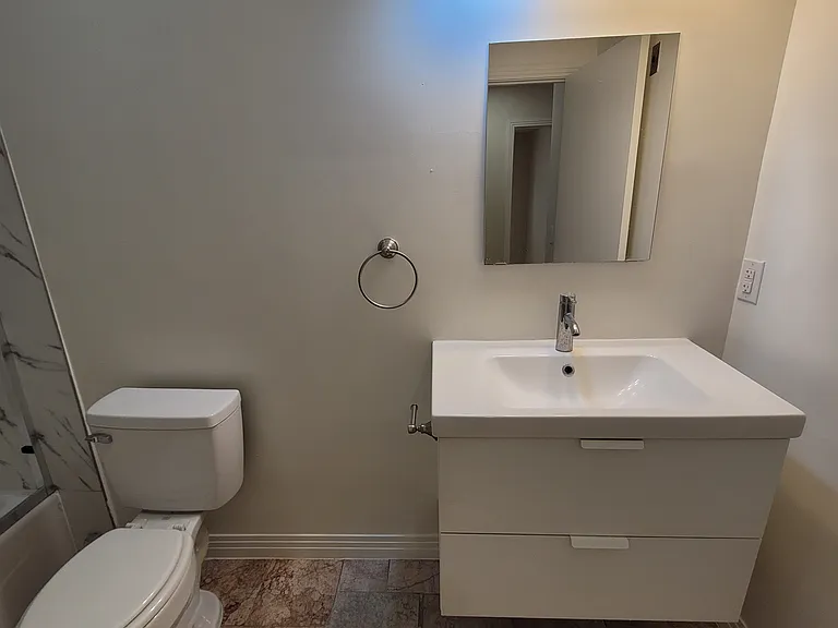 New Hampshire Apartments — Photo 25