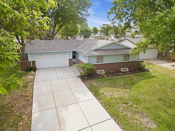 2nd image of 6240 N Longmont St