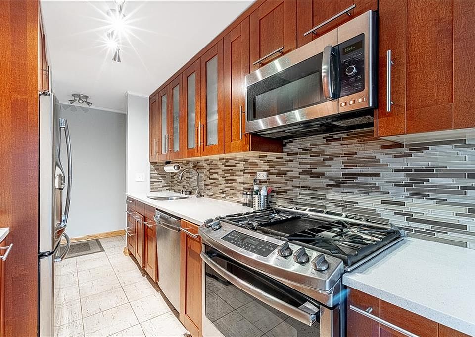 1st image of 2925 W 5th St APT 8B