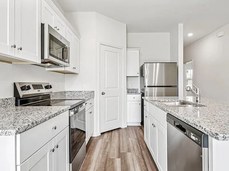 504 McFadin Way — Photo 7