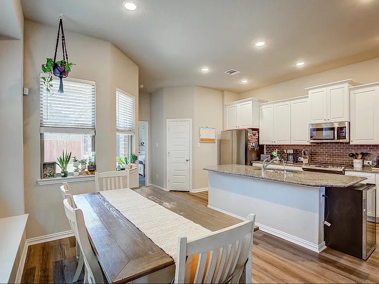 3916 Ford Dr — Photo 9