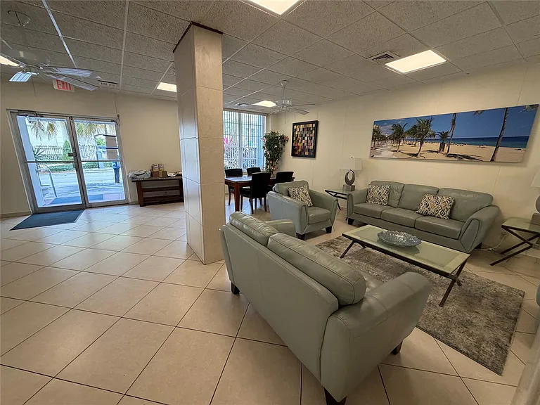 3000 Riomar St #406 — Photo 17