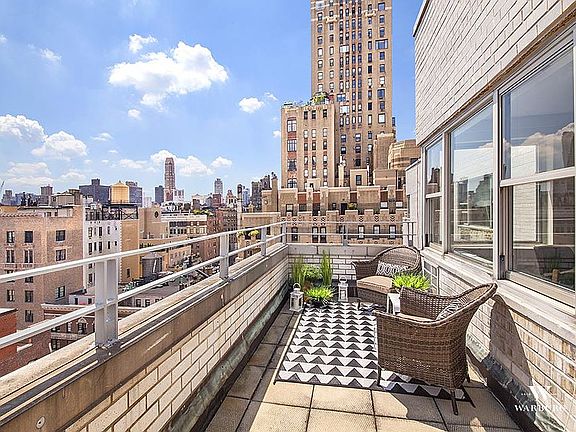 5th image of 40 E 78th St Unit Penthouse A