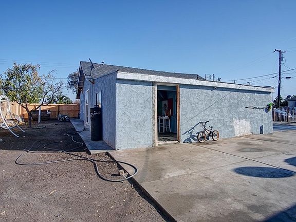 4th image of 1953 E 12th St