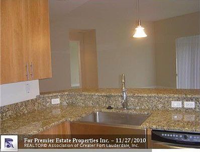 4th image of 2633 14th Ave #506