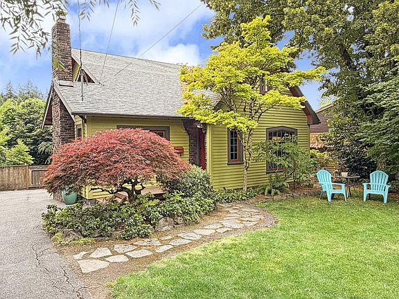 2nd image of 4406 SW Lobelia St