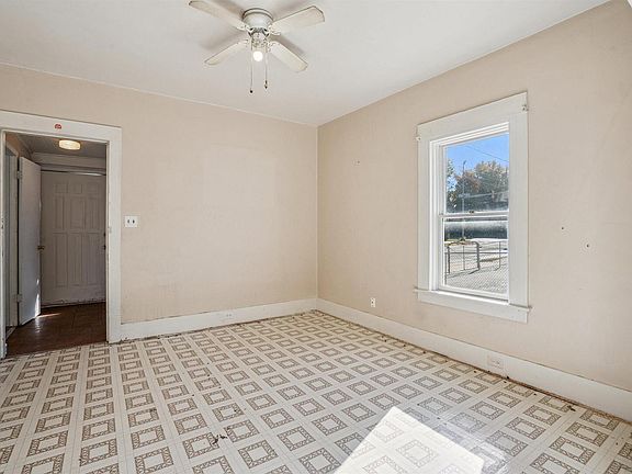 3rd image of 1509 Kennedy Dr