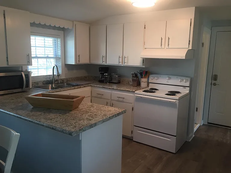 17 Sunset Ave — Photo 7