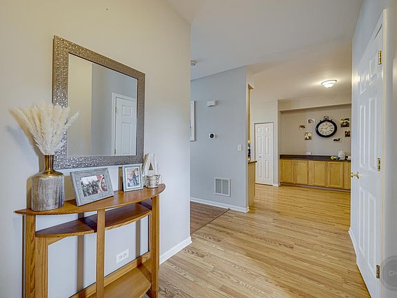 2nd image of 6903 Creekside Dr