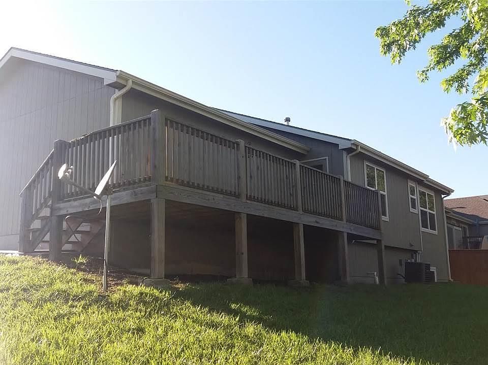 2nd image of 504 N Rebecca Ln
