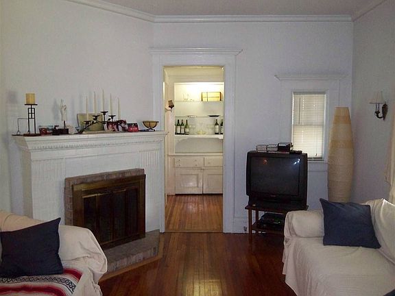 4th image of 312 Windsor Ave