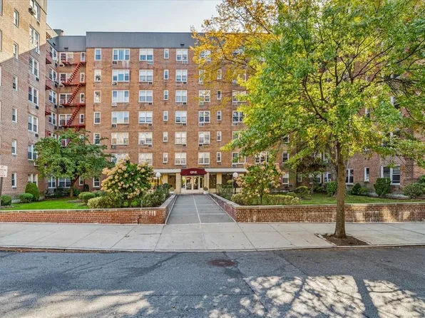 1 Sadore Lane #2Y, Yonkers, NY 10710