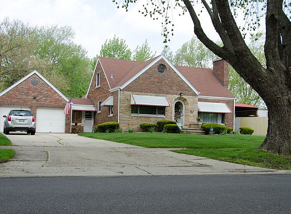 2nd image of 1030 Campbell Ave