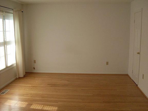 2nd image of 2239 Kings Garden Way