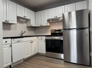 135 Creek St APT 2, Wrentham, MA 02093