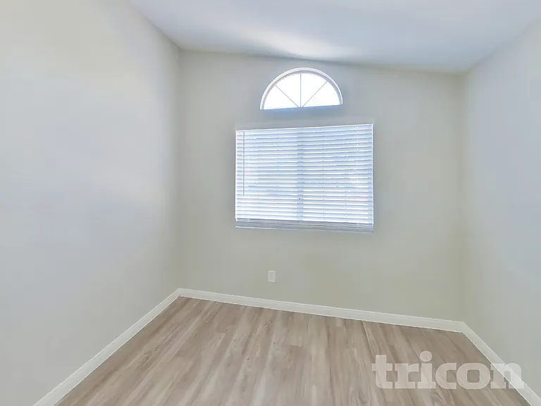 7020 Overhill Ave — Photo 11