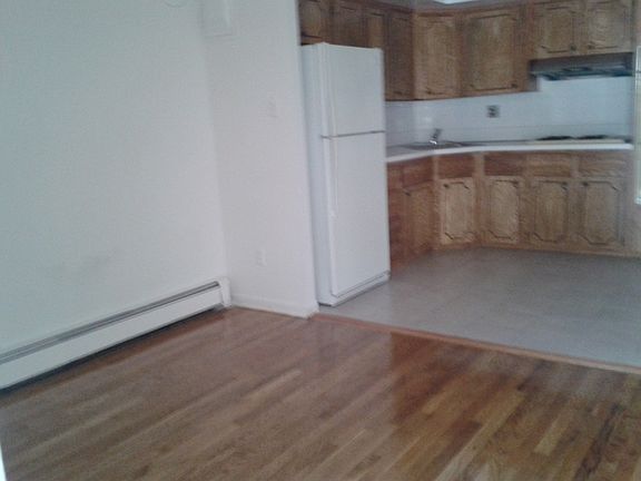 3rd image of 2813 41st St #3