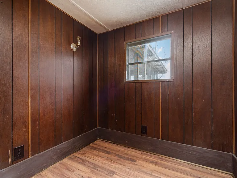 102 N Dawn St — Photo 4