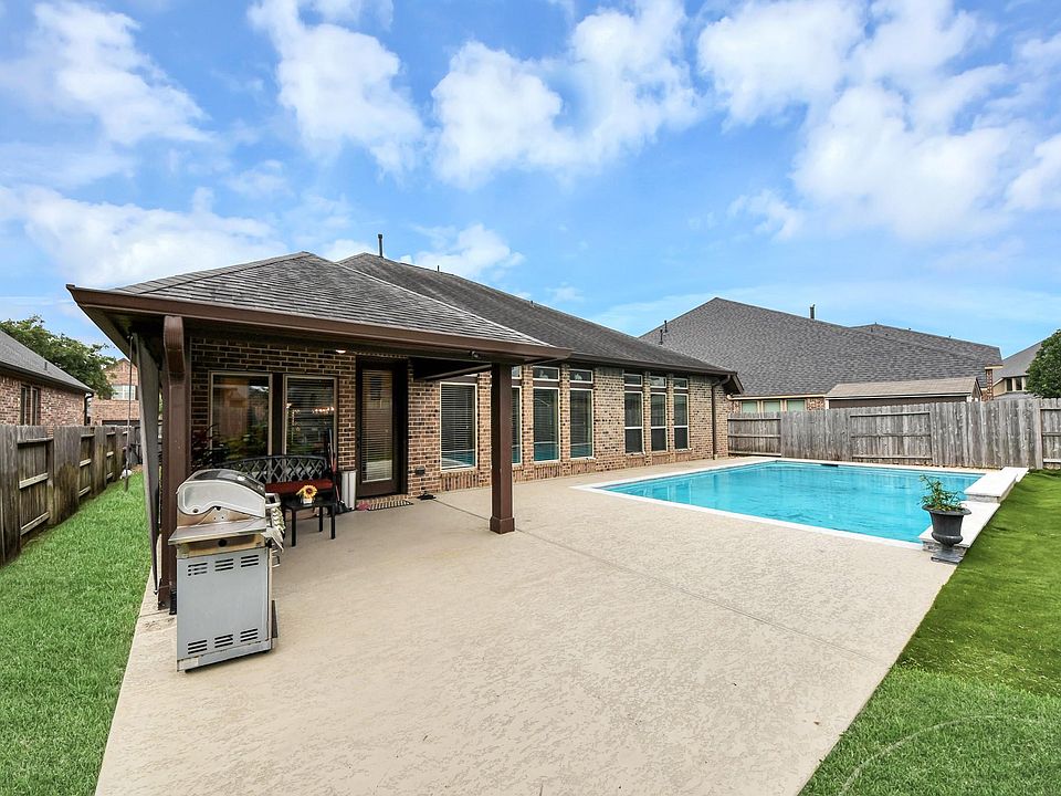 1st image of 15226 Foxwood Arbor Ln