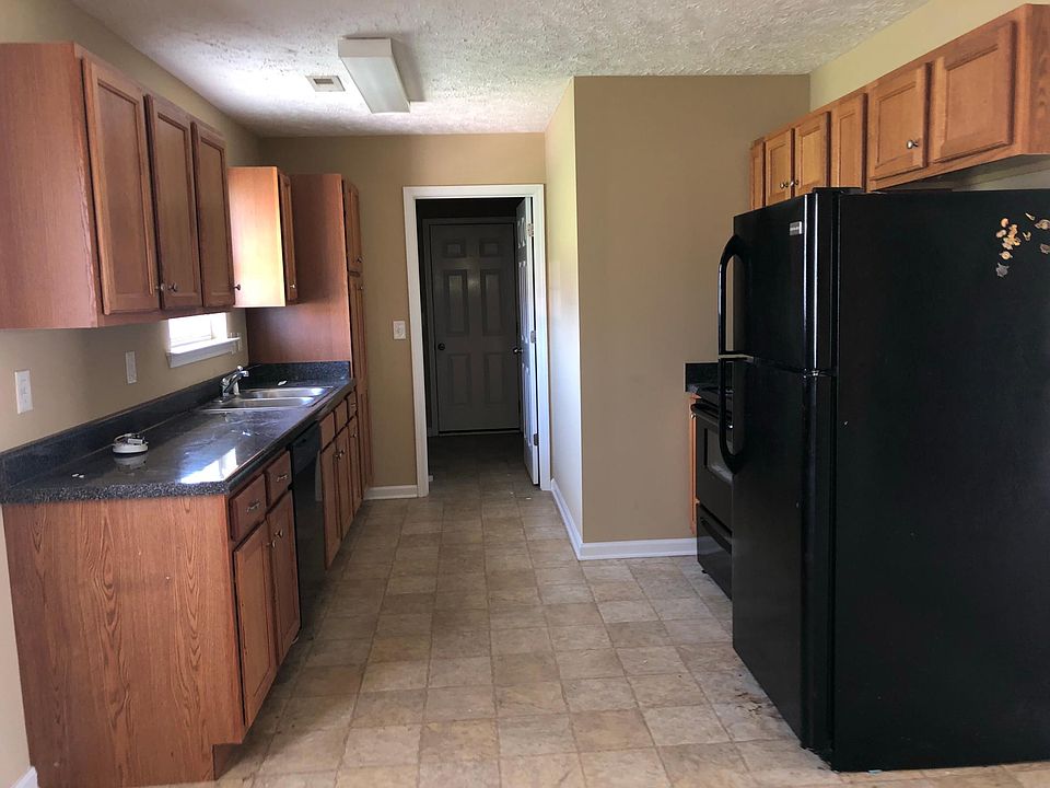 1st image of 2605 Cliffside Dr