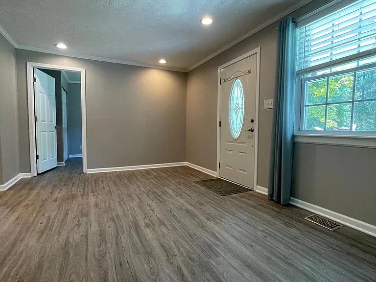 1116 Robinson Rd — Photo 7