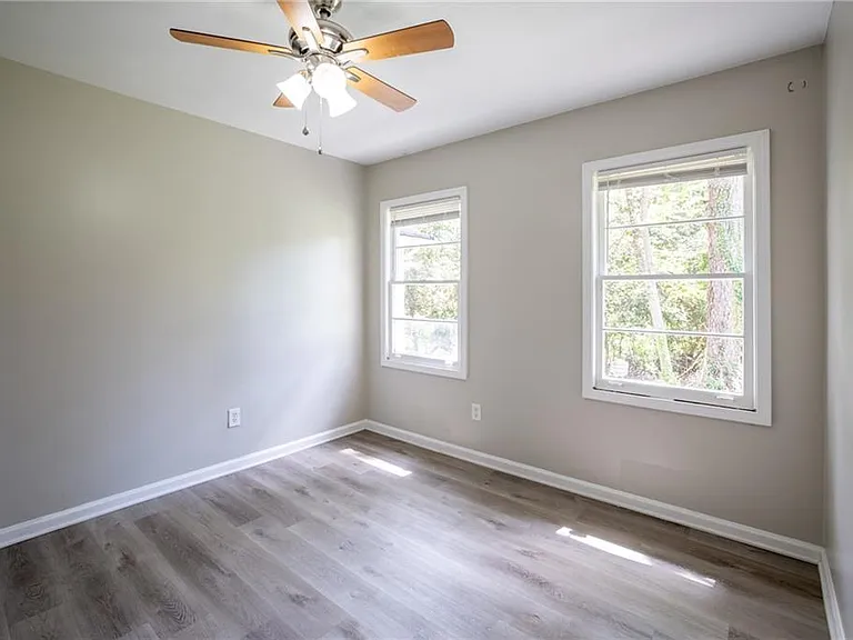 2945 Belvedere Ln — Photo 13