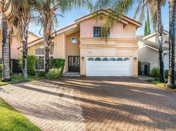 19314 Yolie Ln, Tarzana, CA 91356