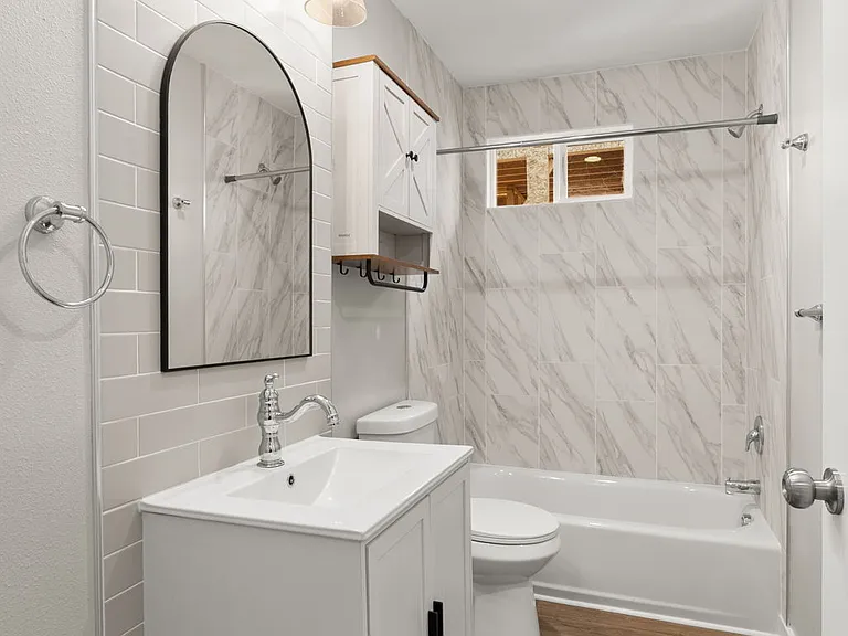 717 W Spofford Ave #102 — Photo 5