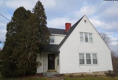 4th image of 575 Henry St