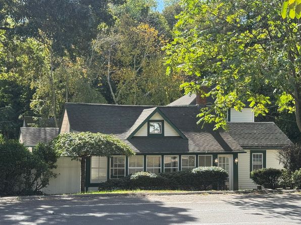 110 N Country Rd APT B