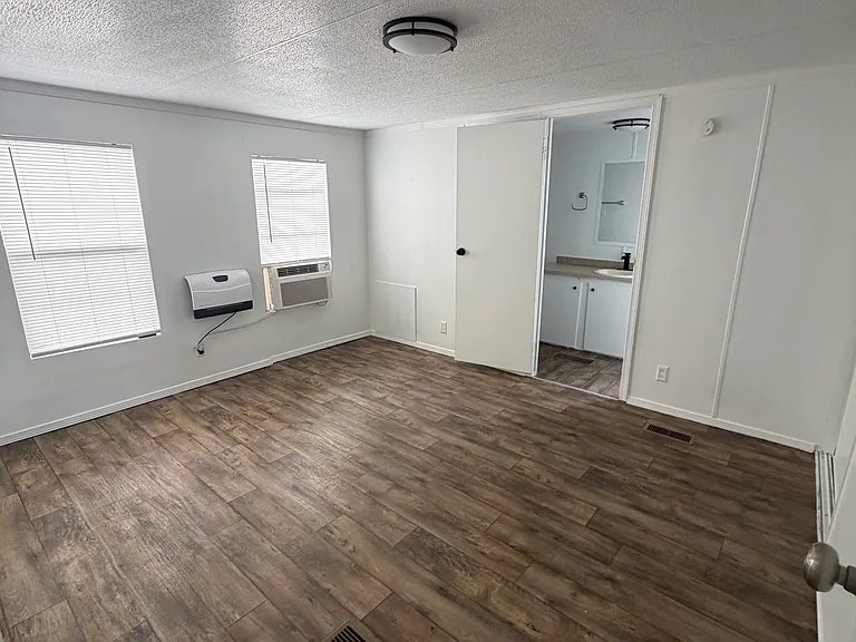 Master Bedroom Large Closets