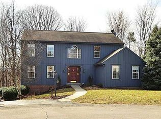 318 Yorktown Dr, Cranberry Township, PA 16066