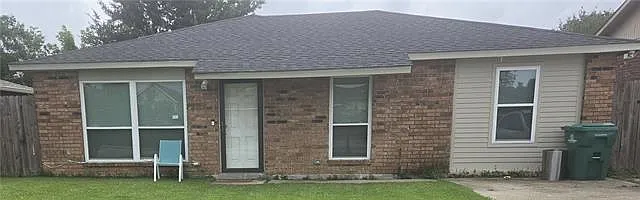 4 bed, 2.0 bath, 1500 sqft, $2,100 — Photo 2