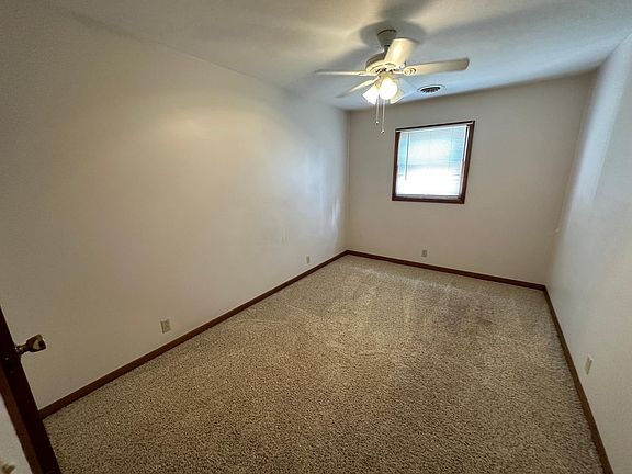 5th image of 587 Dogwood Cir #3