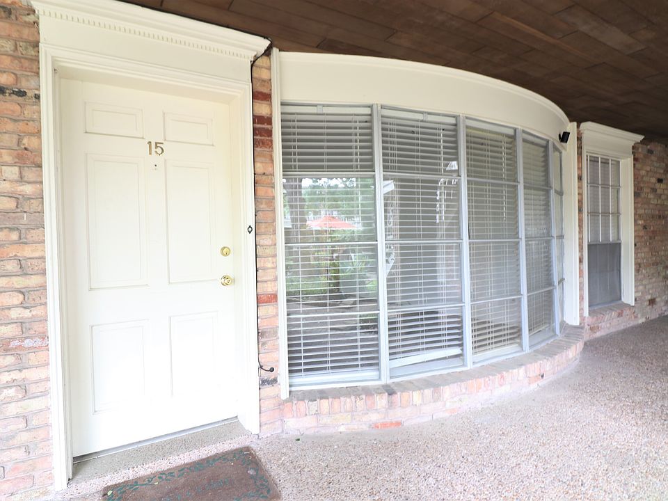 1st image of 2727 Briarhurst Dr APT 15