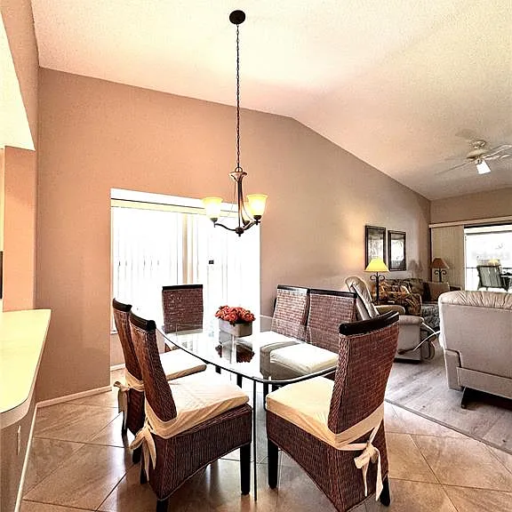 4644 Weybridge St #10 — Photo 9