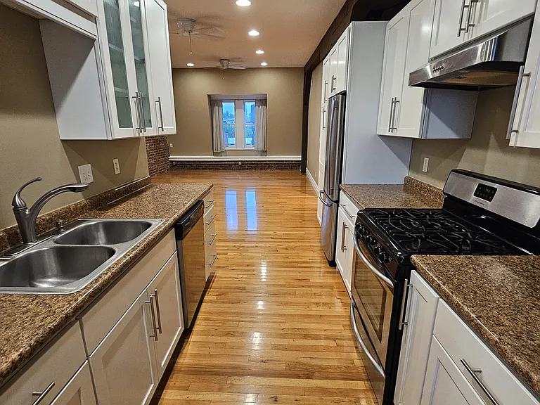 1012 Allen Ave #3 — Photo 6