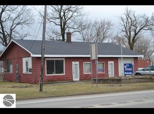 485 Saginaw St, Breckenridge, MI 48615